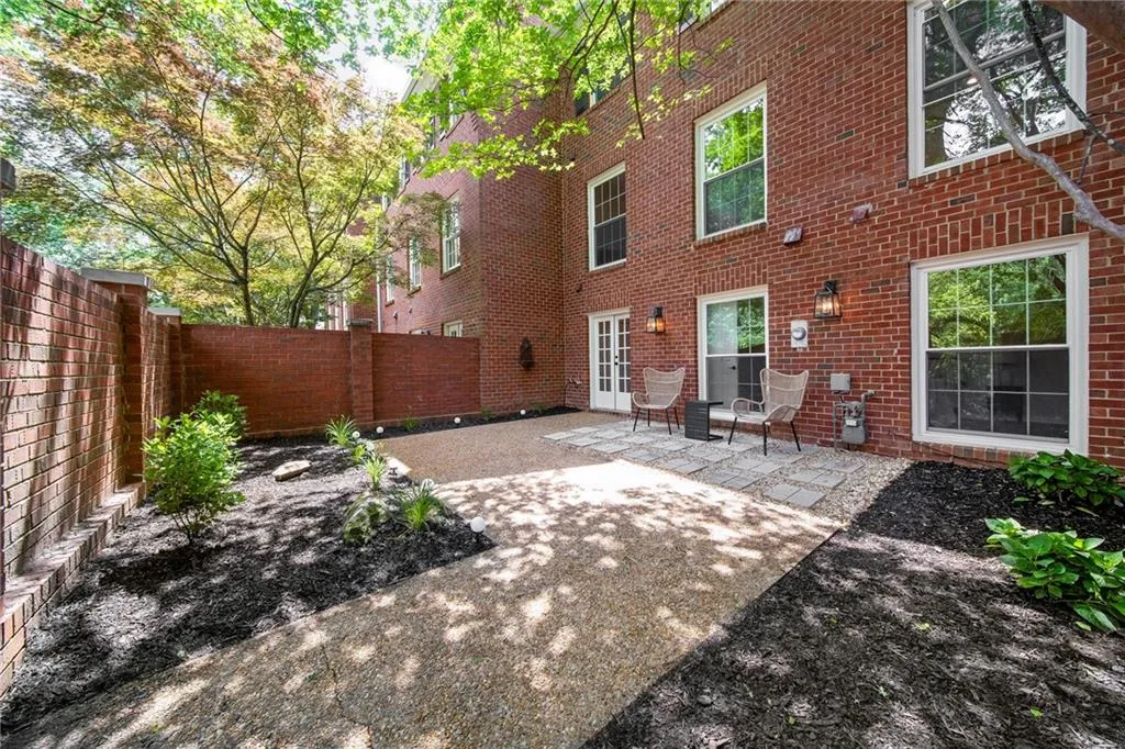 Gorgeous Courtyard