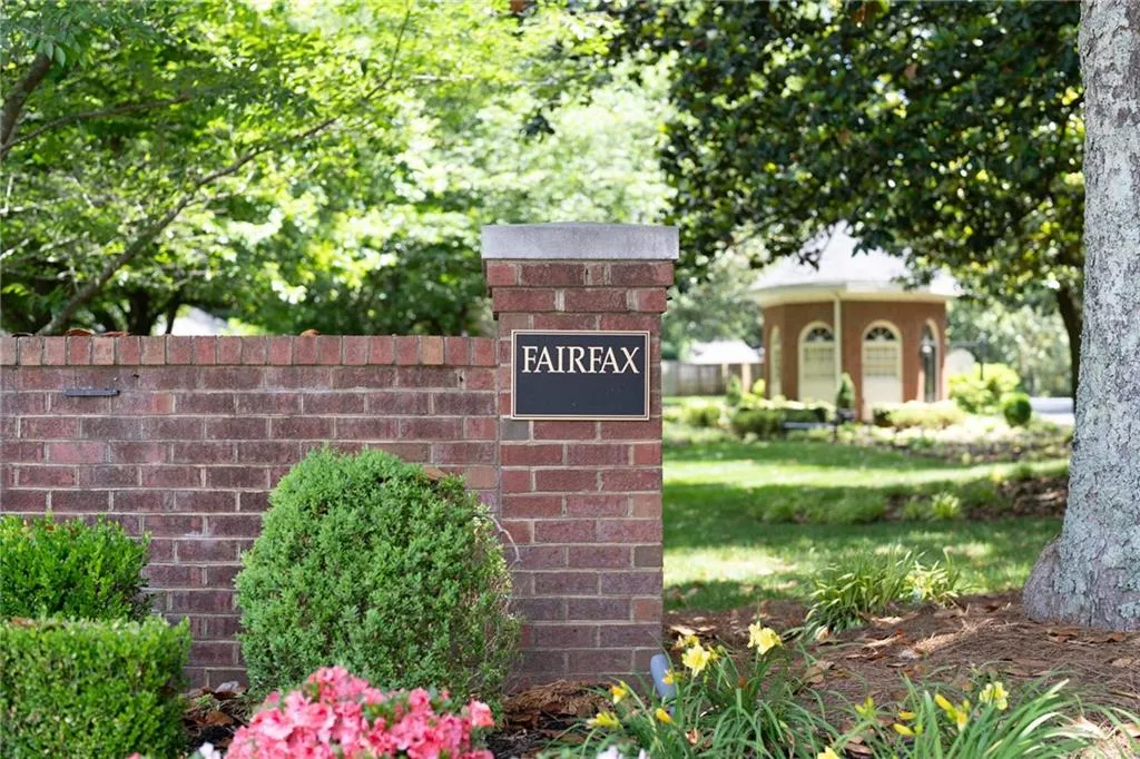 423 Jefferson Circle Unit 423, Atlanta, Georgia 30328, 3 Bedrooms Bedrooms, ,3 BathroomsBathrooms,Residential,Sold,423 Jefferson Circle Unit 423,7390801