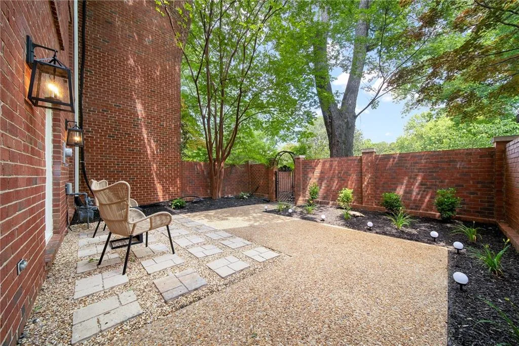 Gorgeous Courtyard
