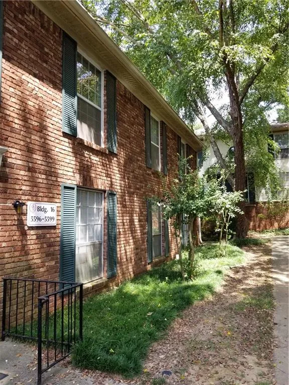 5597 Kingsport Drive Unit 16, Atlanta, Georgia 30342, 3 Bedrooms Bedrooms, ,2 BathroomsBathrooms,Residential,Sold,5597 Kingsport Drive Unit 16,6059608