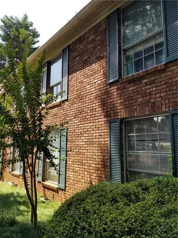 5597 Kingsport Drive Unit 16, Atlanta, Georgia 30342, 3 Bedrooms Bedrooms, ,2 BathroomsBathrooms,Residential,Sold,5597 Kingsport Drive Unit 16,6059608