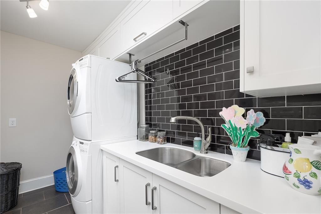 670 River Chase Ridge, Sandy Springs, Georgia 30328, 4 Bedrooms Bedrooms, ,5 BathroomsBathrooms,Residential,Sold,670 River Chase Ridge,7307953