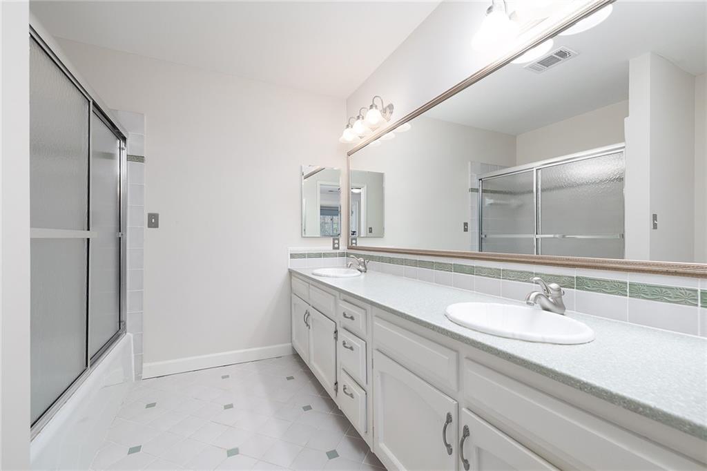 670 River Chase Ridge, Sandy Springs, Georgia 30328, 4 Bedrooms Bedrooms, ,5 BathroomsBathrooms,Residential,Sold,670 River Chase Ridge,7307953