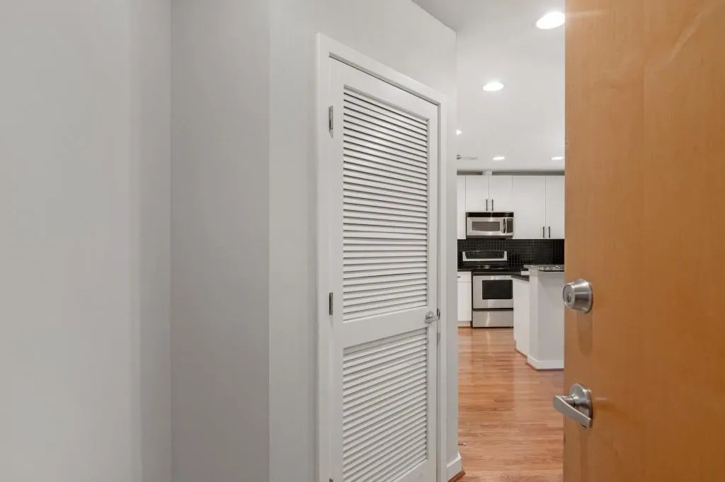 250 Pharr Road Ne Unit 1602, Atlanta, Georgia 30305, 1 Bedroom Bedrooms, ,1 BathroomBathrooms,Residential,For Sale,250 Pharr Road Ne Unit 1602,7664834