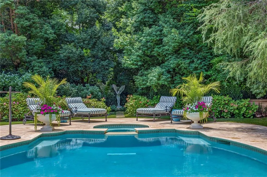675 W Paces Ferry #14 Road Nw, Atlanta, Georgia 30327, 5 Bedrooms Bedrooms, 0 ,5 BathroomsBathrooms,Residential,For Sale,675 W Paces Ferry #14 Road Nw,7769104