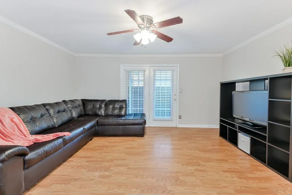 306 Brighton Point, Sandy Springs, Georgia 30328, 2 Bedrooms Bedrooms, ,2 BathroomsBathrooms,Residential,Sold,306 Brighton Point,6592265