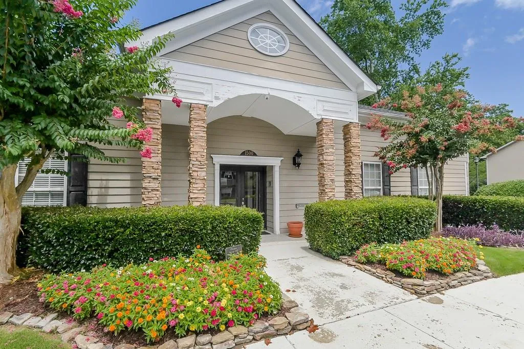 306 Brighton Point, Sandy Springs, Georgia 30328, 2 Bedrooms Bedrooms, ,2 BathroomsBathrooms,Residential,Sold,306 Brighton Point,6592265