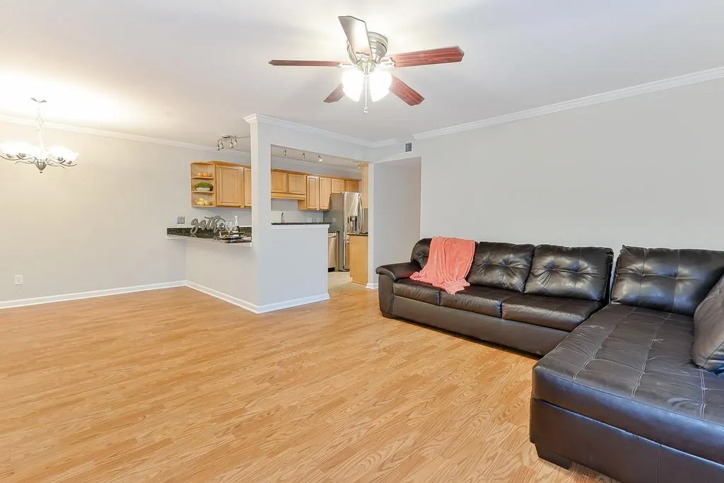 306 Brighton Point, Sandy Springs, Georgia 30328, 2 Bedrooms Bedrooms, ,2 BathroomsBathrooms,Residential,Sold,306 Brighton Point,6592265