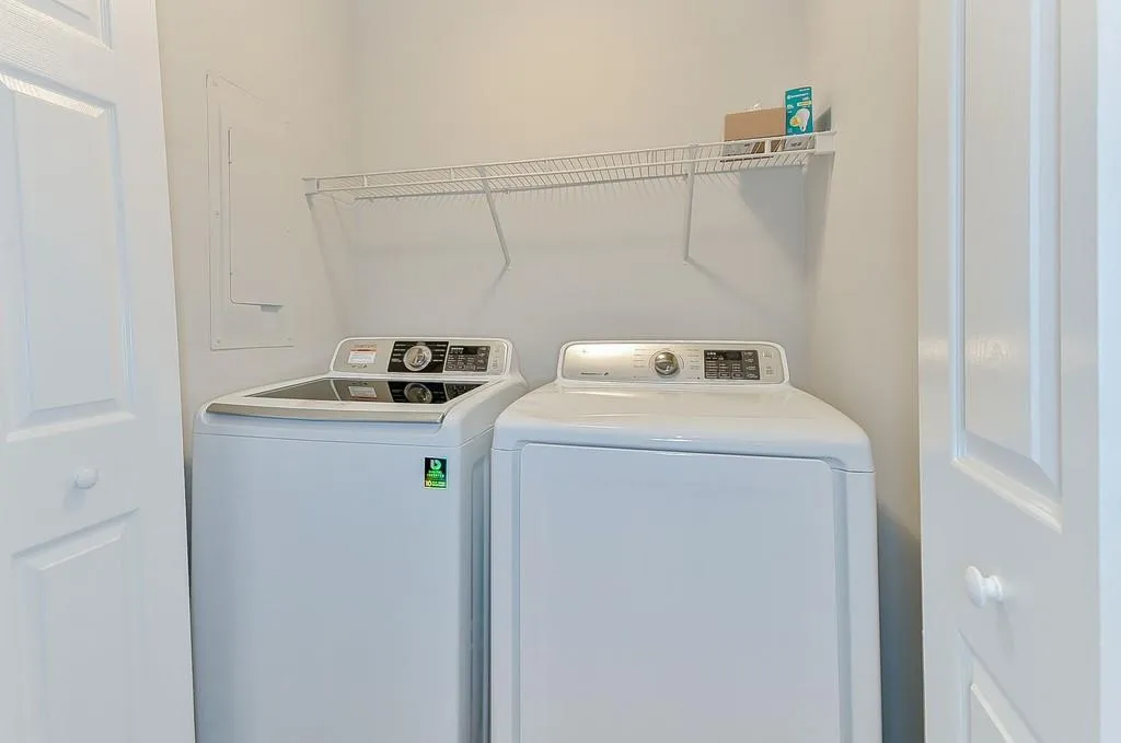 306 Brighton Point, Sandy Springs, Georgia 30328, 2 Bedrooms Bedrooms, ,2 BathroomsBathrooms,Residential,Sold,306 Brighton Point,6592265