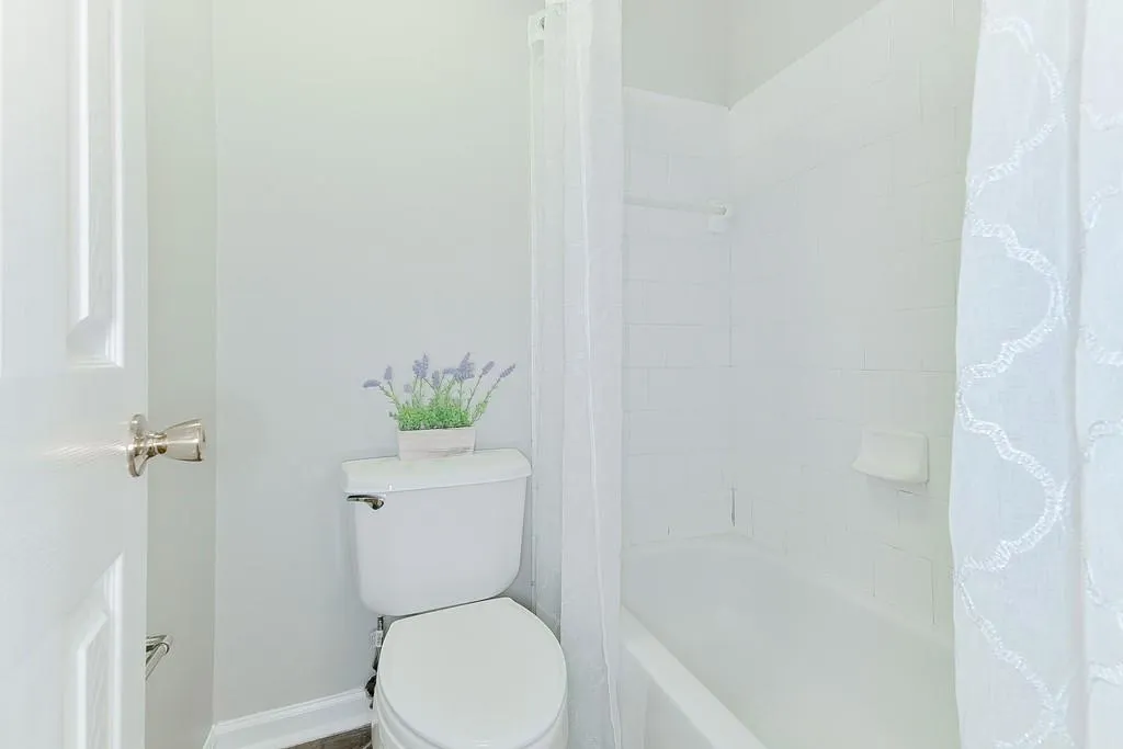 306 Brighton Point, Sandy Springs, Georgia 30328, 2 Bedrooms Bedrooms, ,2 BathroomsBathrooms,Residential,Sold,306 Brighton Point,6592265