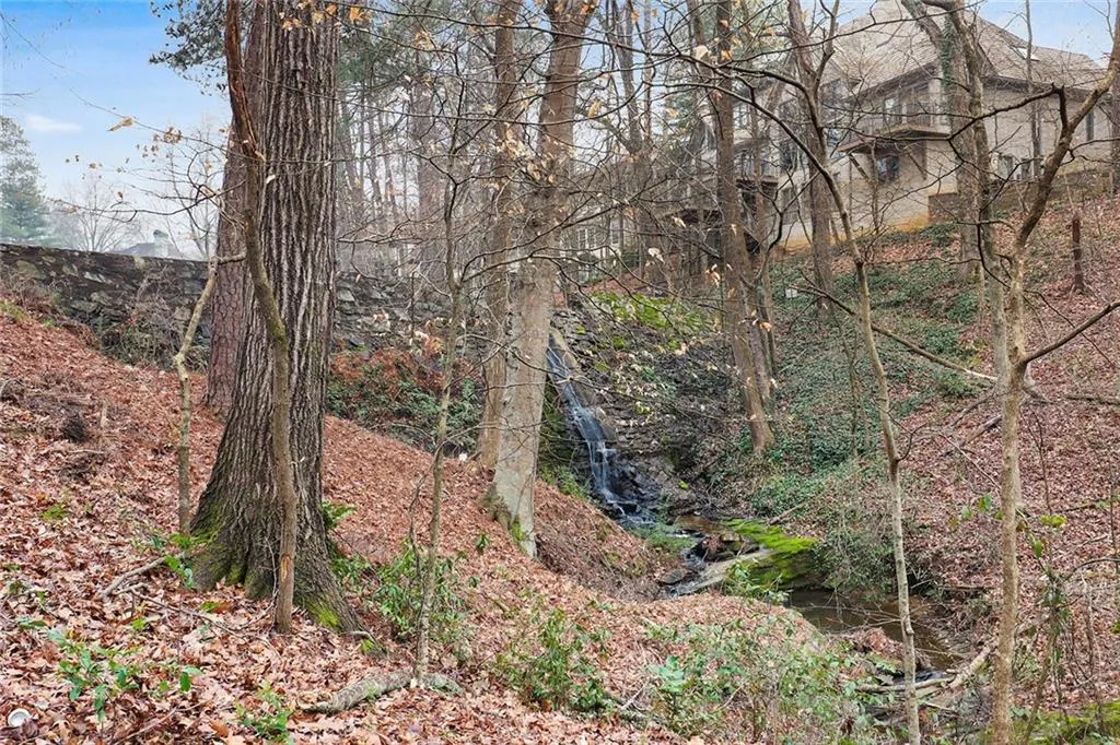 105 Grogans Landing, Sandy Springs, Georgia 30350, 5 Bedrooms Bedrooms, ,4 BathroomsBathrooms,Residential,Sold,105 Grogans Landing,6701647