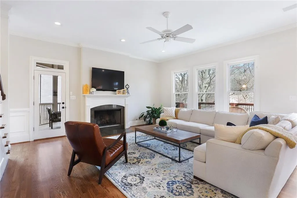 105 Grogans Landing, Sandy Springs, Georgia 30350, 5 Bedrooms Bedrooms, ,4 BathroomsBathrooms,Residential,Sold,105 Grogans Landing,6701647