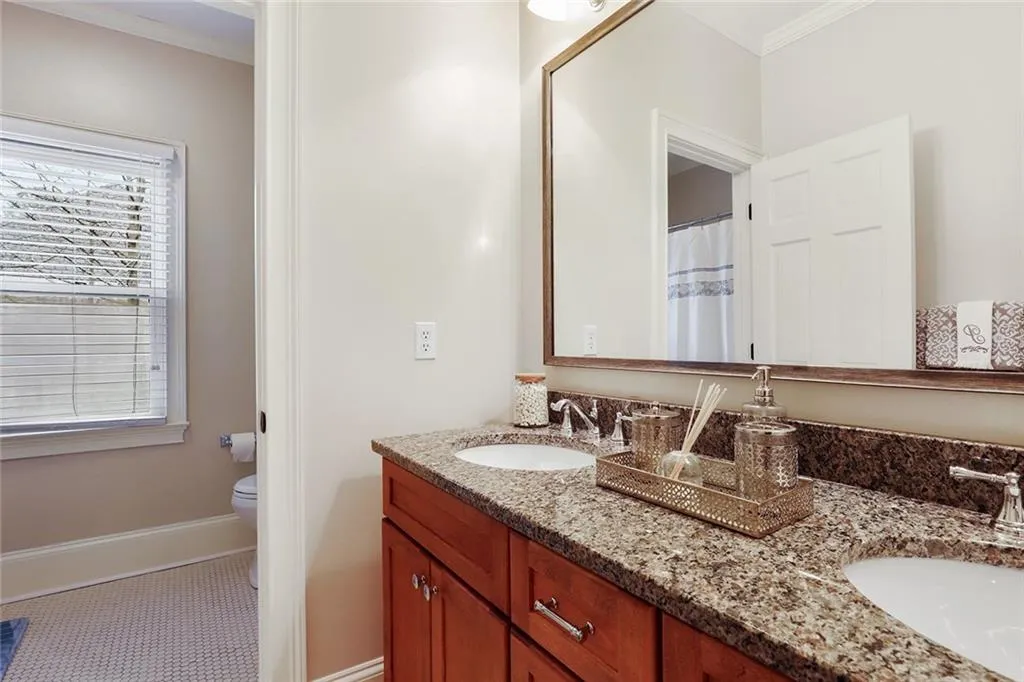 105 Grogans Landing, Sandy Springs, Georgia 30350, 5 Bedrooms Bedrooms, ,4 BathroomsBathrooms,Residential,Sold,105 Grogans Landing,6701647