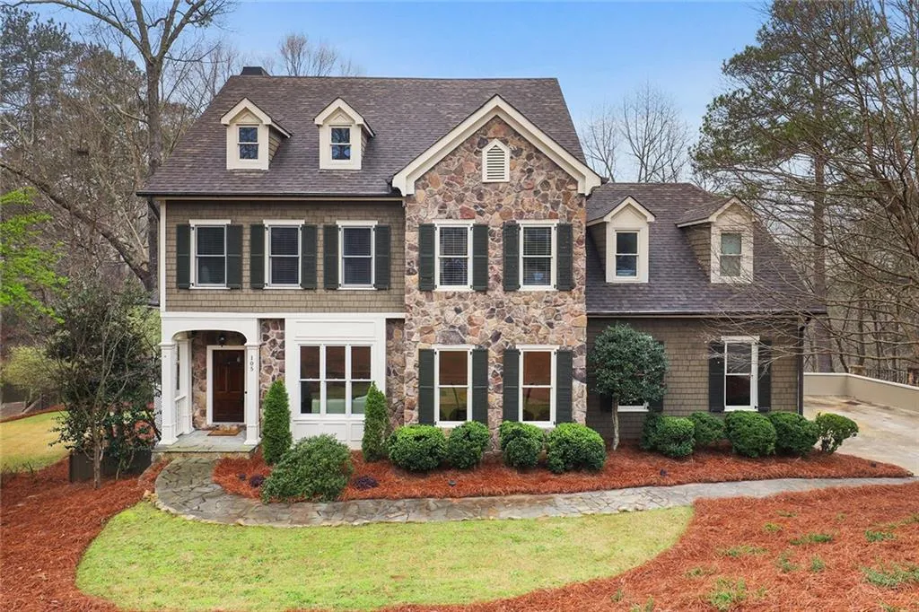 105 Grogans Landing, Sandy Springs, Georgia 30350, 5 Bedrooms Bedrooms, ,4 BathroomsBathrooms,Residential,Sold,105 Grogans Landing,6701647