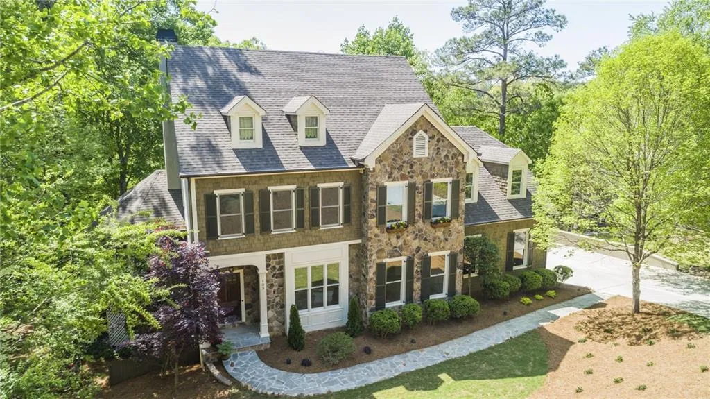 105 Grogans Landing, Sandy Springs, Georgia 30350, 5 Bedrooms Bedrooms, ,4 BathroomsBathrooms,Residential,Sold,105 Grogans Landing,6701647