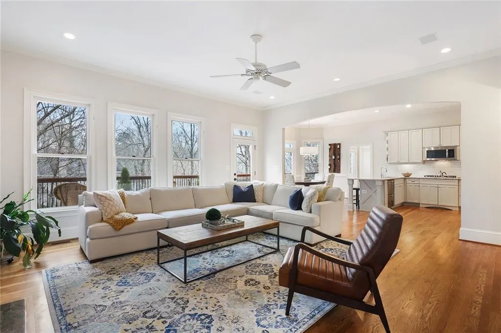 105 Grogans Landing, Sandy Springs, Georgia 30350, 5 Bedrooms Bedrooms, ,4 BathroomsBathrooms,Residential,Sold,105 Grogans Landing,6701647