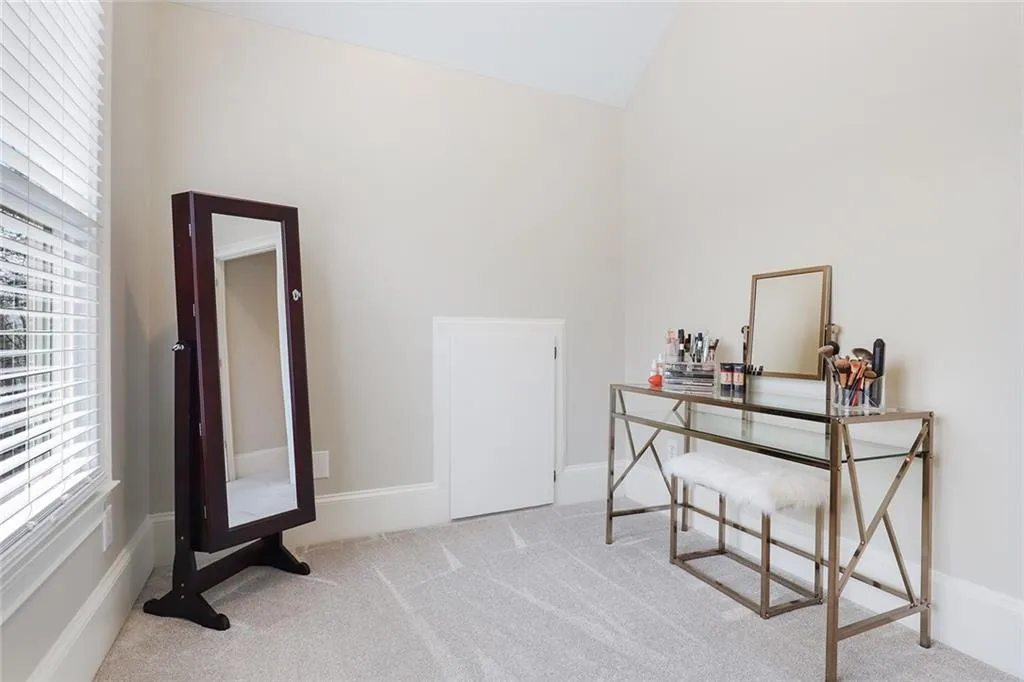 105 Grogans Landing, Sandy Springs, Georgia 30350, 5 Bedrooms Bedrooms, ,4 BathroomsBathrooms,Residential,Sold,105 Grogans Landing,6701647