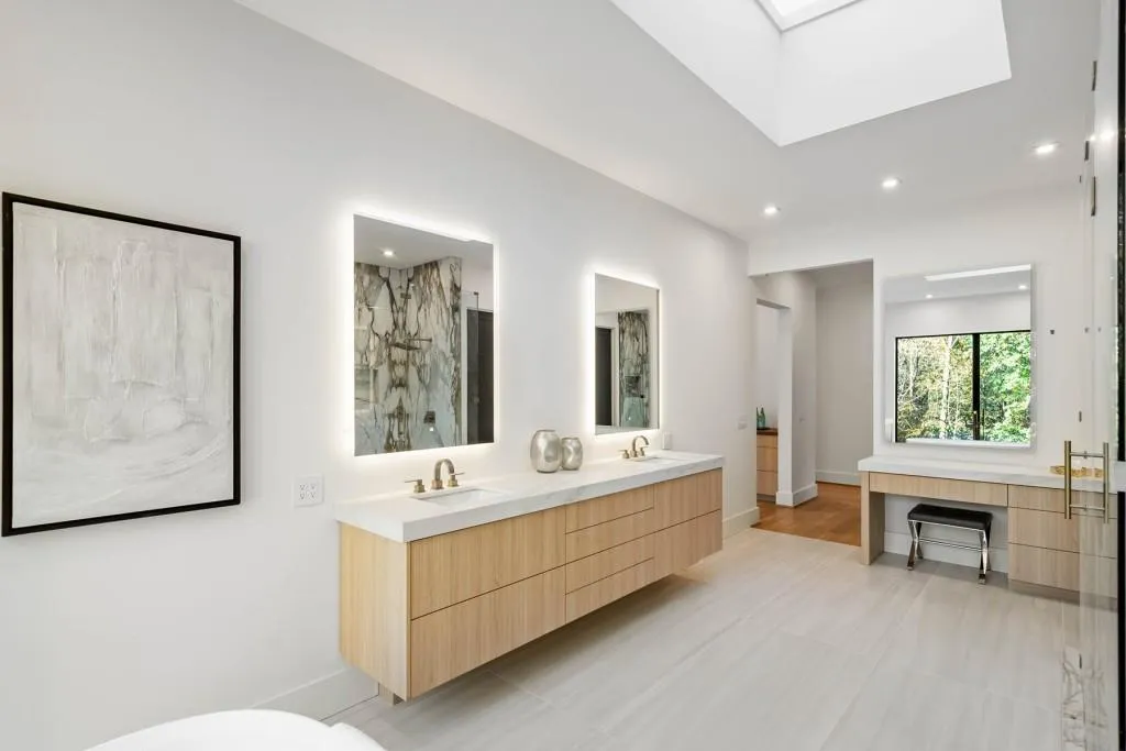 4645 Lake Forrest Drive, Atlanta, Georgia 30342, 7 Bedrooms Bedrooms, ,9 BathroomsBathrooms,Residential,Sold,4645 Lake Forrest Drive,7431627