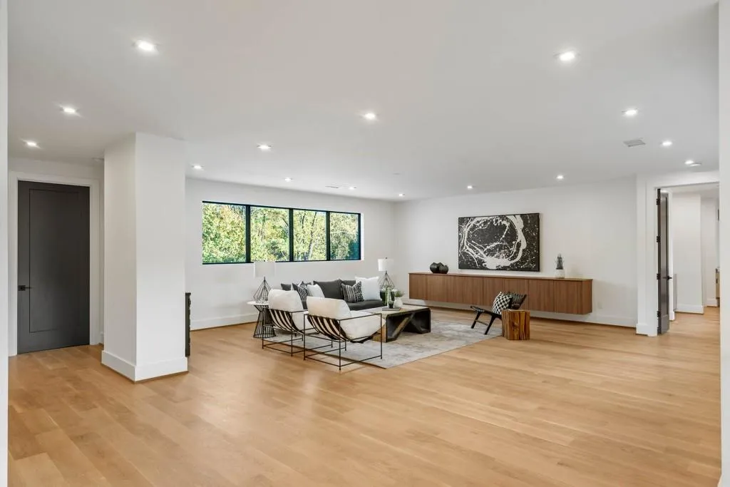 4645 Lake Forrest Drive, Atlanta, Georgia 30342, 7 Bedrooms Bedrooms, ,9 BathroomsBathrooms,Residential,Sold,4645 Lake Forrest Drive,7431627