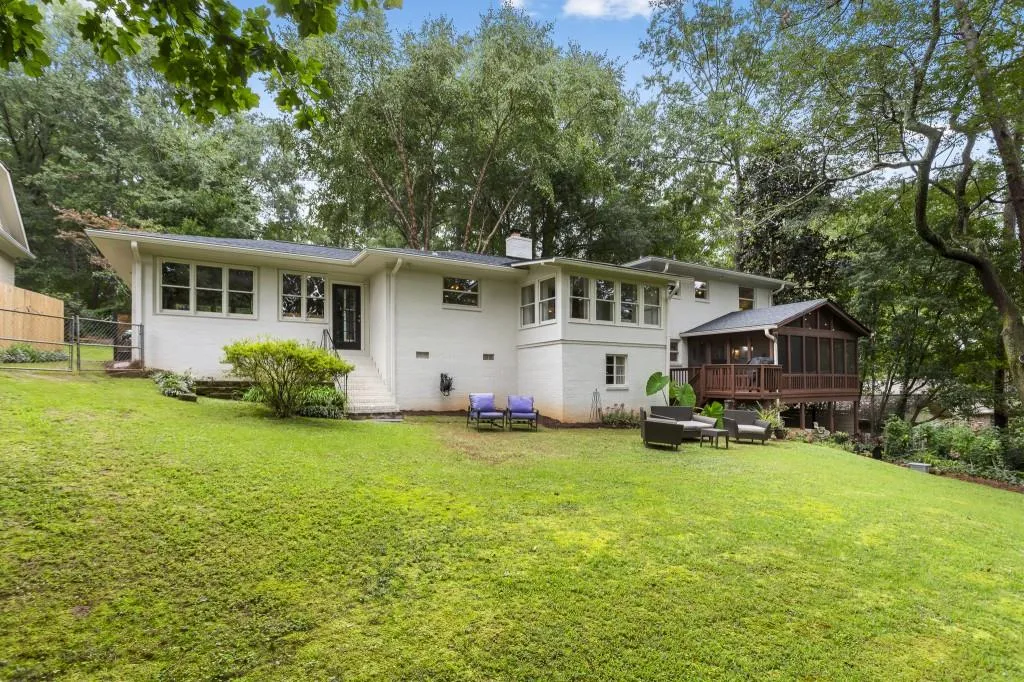 385 Montevallo Drive, Sandy Springs, Georgia 30342, 4 Bedrooms Bedrooms, ,4 BathroomsBathrooms,Residential,Sold,385 Montevallo Drive,6946698