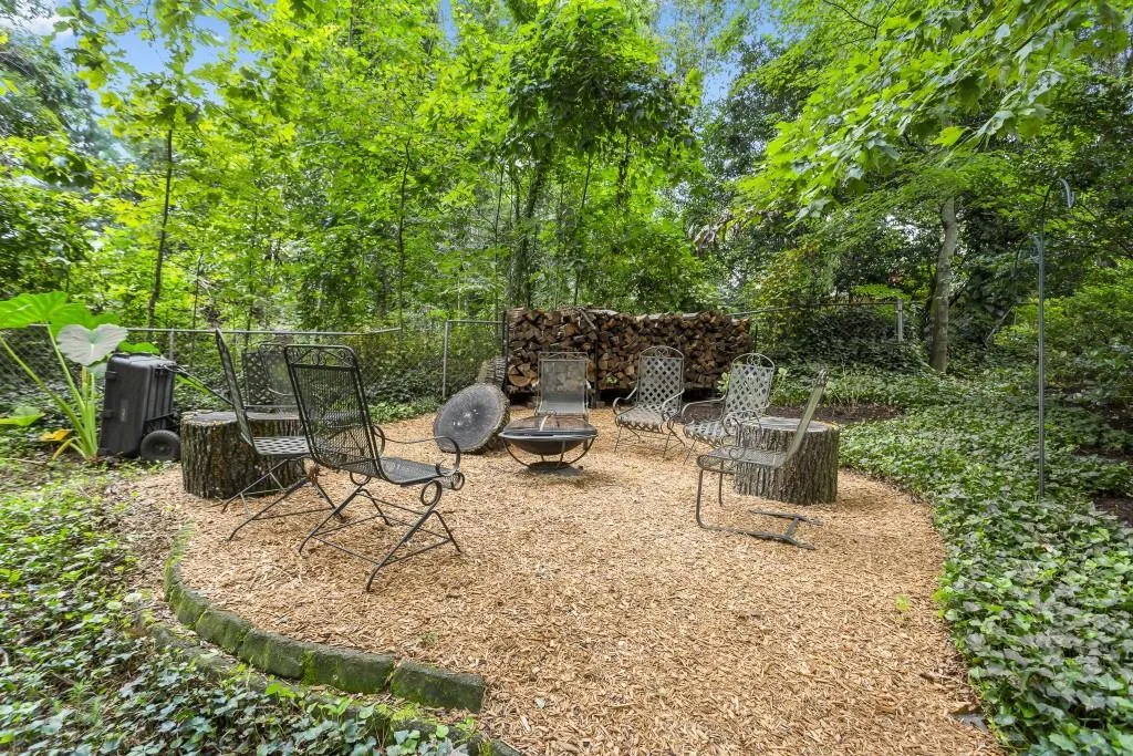 385 Montevallo Drive, Sandy Springs, Georgia 30342, 4 Bedrooms Bedrooms, ,4 BathroomsBathrooms,Residential,Sold,385 Montevallo Drive,6946698