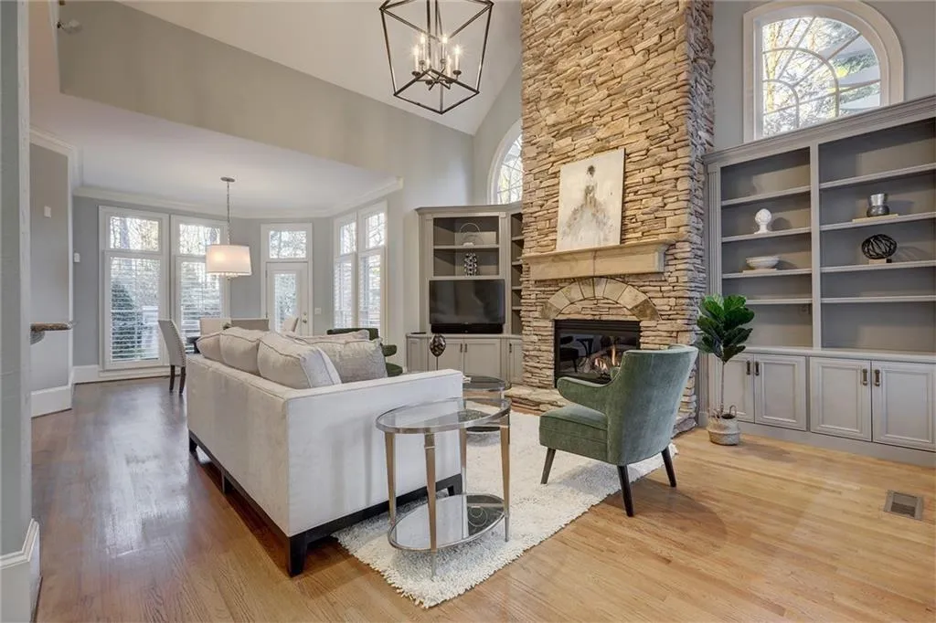 10 Highland Valley Court, Sandy Springs, Georgia 30327, 6 Bedrooms Bedrooms, ,5 BathroomsBathrooms,Residential,Sold,10 Highland Valley Court,6867269