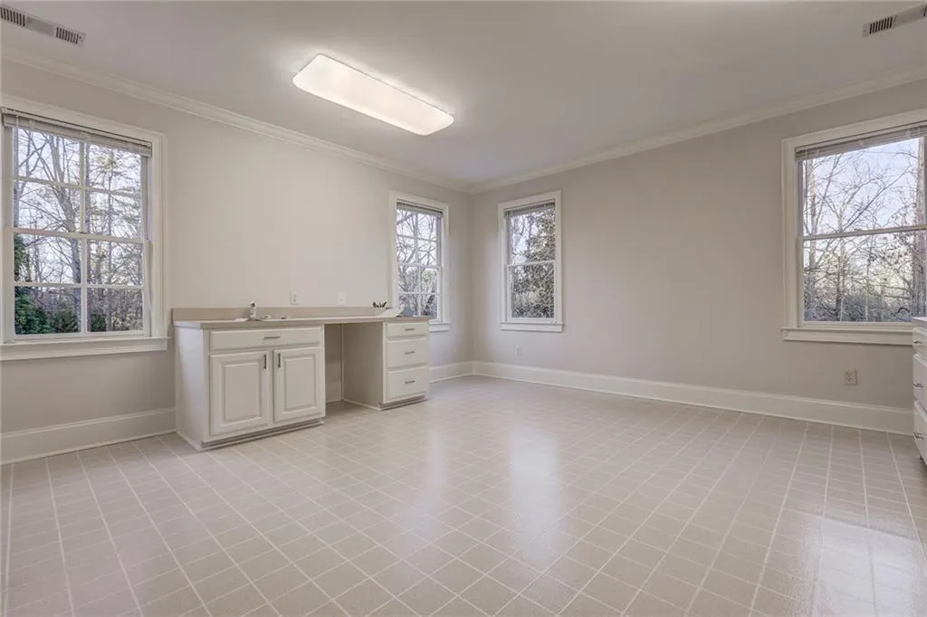 10 Highland Valley Court, Sandy Springs, Georgia 30327, 6 Bedrooms Bedrooms, ,5 BathroomsBathrooms,Residential,Sold,10 Highland Valley Court,6867269