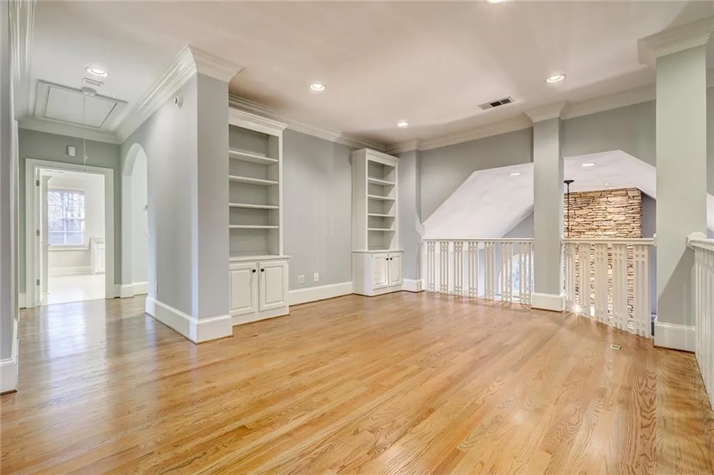 10 Highland Valley Court, Sandy Springs, Georgia 30327, 6 Bedrooms Bedrooms, ,5 BathroomsBathrooms,Residential,Sold,10 Highland Valley Court,6867269