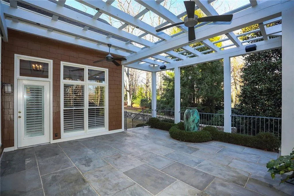 10 Highland Valley Court, Sandy Springs, Georgia 30327, 6 Bedrooms Bedrooms, ,5 BathroomsBathrooms,Residential,Sold,10 Highland Valley Court,6867269