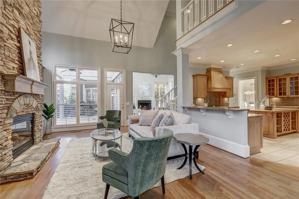 10 Highland Valley Court, Sandy Springs, Georgia 30327, 6 Bedrooms Bedrooms, ,5 BathroomsBathrooms,Residential,Sold,10 Highland Valley Court,6867269