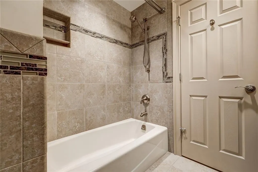 10 Highland Valley Court, Sandy Springs, Georgia 30327, 6 Bedrooms Bedrooms, ,5 BathroomsBathrooms,Residential,Sold,10 Highland Valley Court,6867269