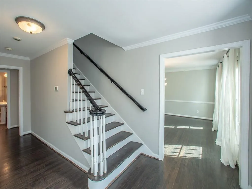 250 W Spalding Drive, Sandy Springs, Georgia 30328, 4 Bedrooms Bedrooms, ,3 BathroomsBathrooms,Residential,Sold,250 W Spalding Drive,6502242