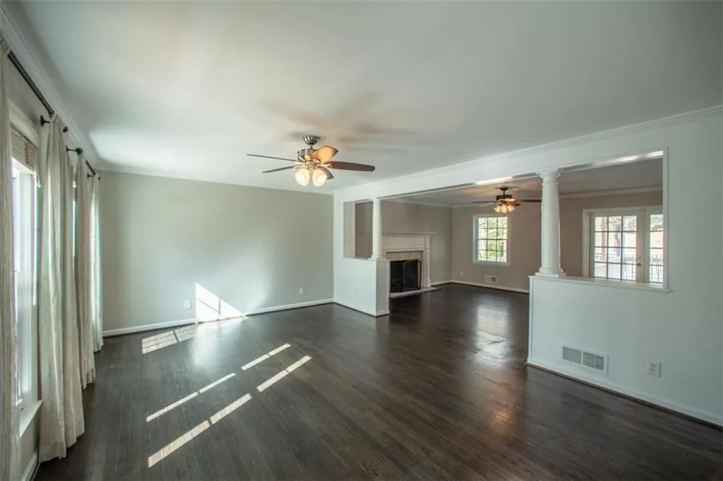250 W Spalding Drive, Sandy Springs, Georgia 30328, 4 Bedrooms Bedrooms, ,3 BathroomsBathrooms,Residential,Sold,250 W Spalding Drive,6502242