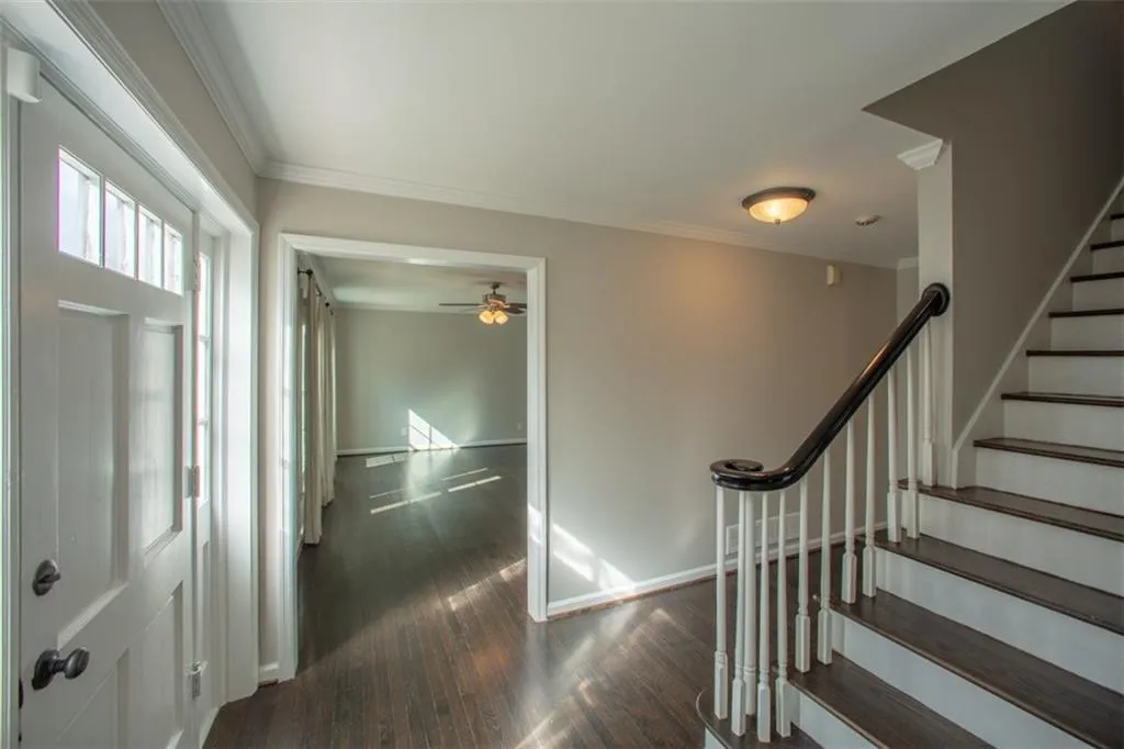 250 W Spalding Drive, Sandy Springs, Georgia 30328, 4 Bedrooms Bedrooms, ,3 BathroomsBathrooms,Residential,Sold,250 W Spalding Drive,6502242