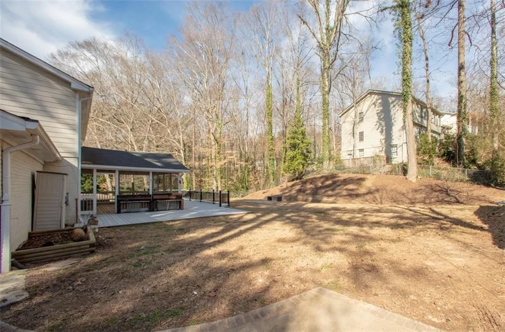 250 W Spalding Drive, Sandy Springs, Georgia 30328, 4 Bedrooms Bedrooms, ,3 BathroomsBathrooms,Residential,Sold,250 W Spalding Drive,6502242