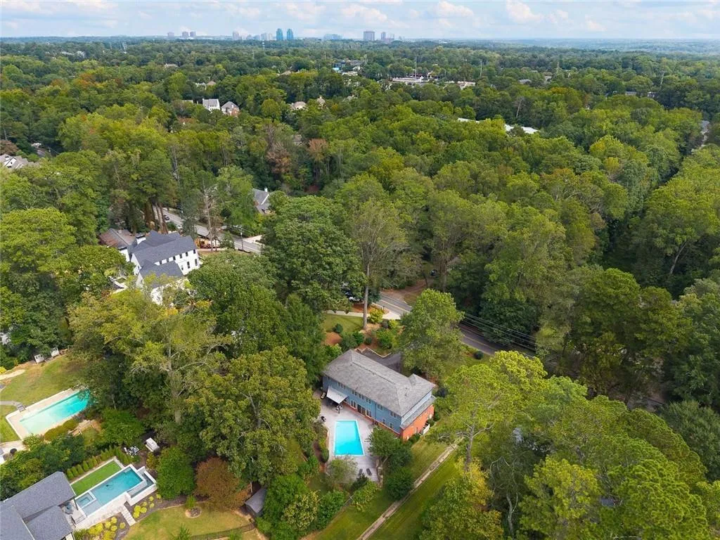 4812 Nw Lake Forrest Drive Nw, Sandy Springs, Georgia 30342, 6 Bedrooms Bedrooms, ,4 BathroomsBathrooms,Residential,Sold,4812 Nw Lake Forrest Drive Nw,7687683