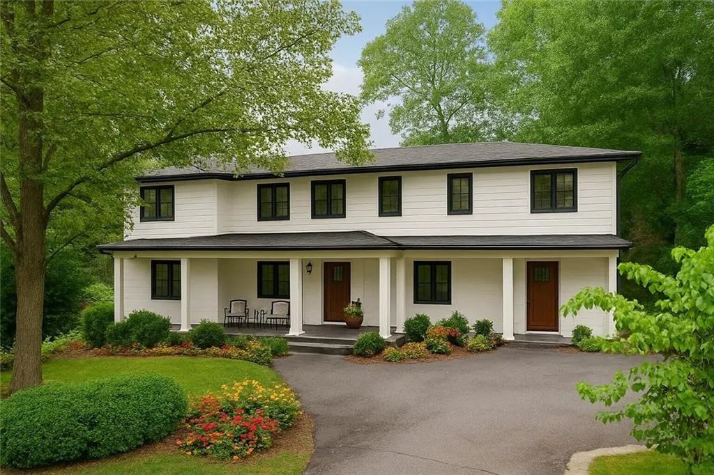 4812 Nw Lake Forrest Drive Nw, Sandy Springs, Georgia 30342, 6 Bedrooms Bedrooms, ,4 BathroomsBathrooms,Residential,For Sale,4812 Nw Lake Forrest Drive Nw,7687683