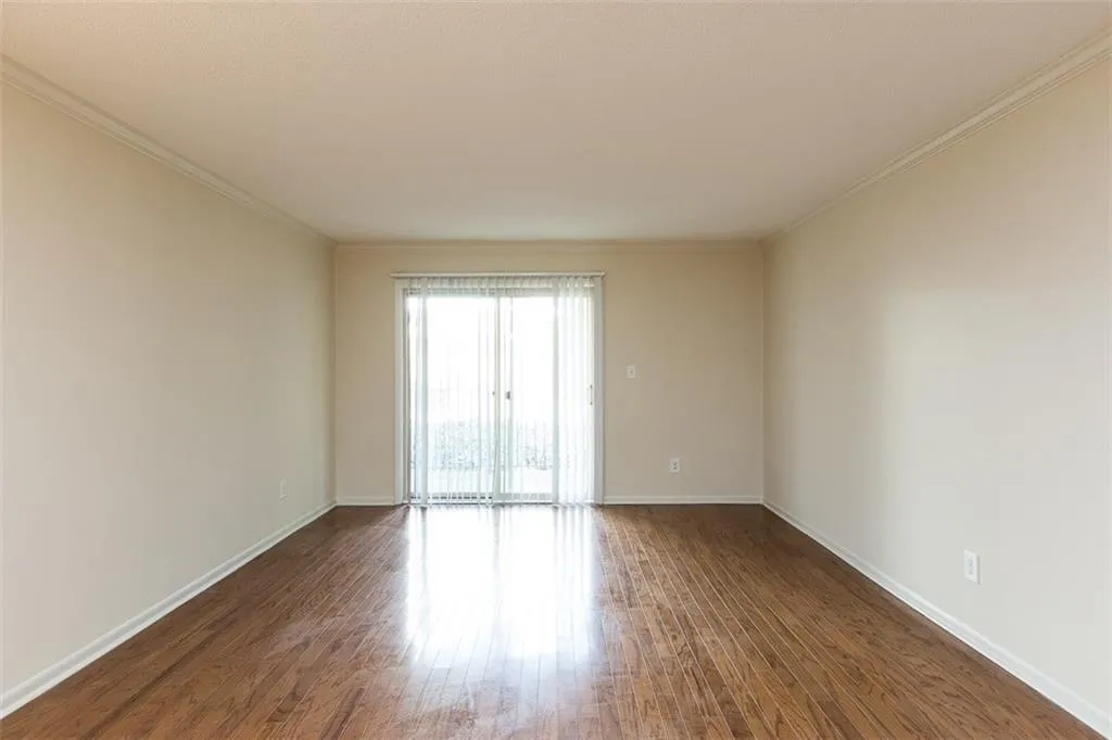 5095 Roswell Road Unit 307, Atlanta, Georgia 30342, 2 Bedrooms Bedrooms, ,2 BathroomsBathrooms,Residential,Sold,5095 Roswell Road Unit 307,5849221