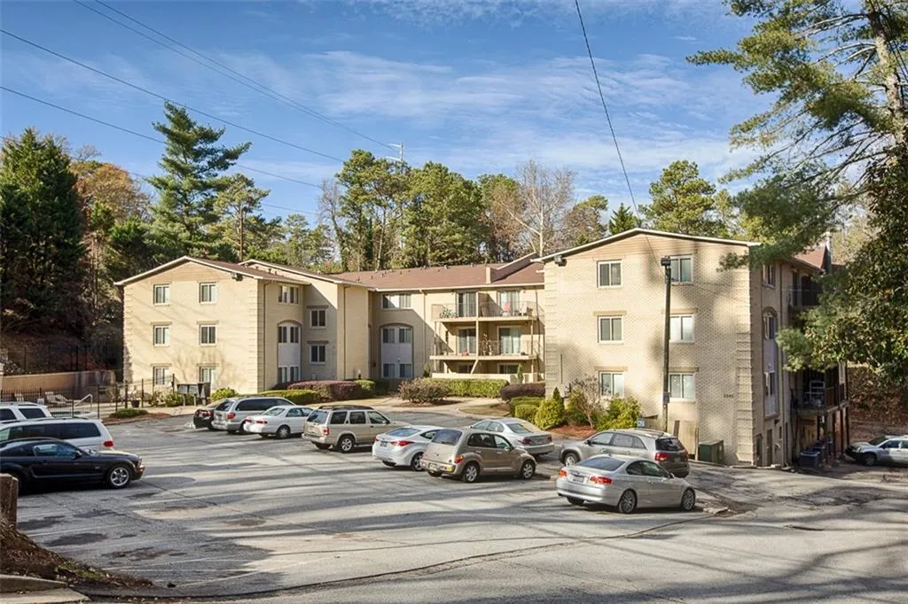 5095 Roswell Road Unit 307, Atlanta, Georgia 30342, 2 Bedrooms Bedrooms, ,2 BathroomsBathrooms,Residential,Sold,5095 Roswell Road Unit 307,5849221