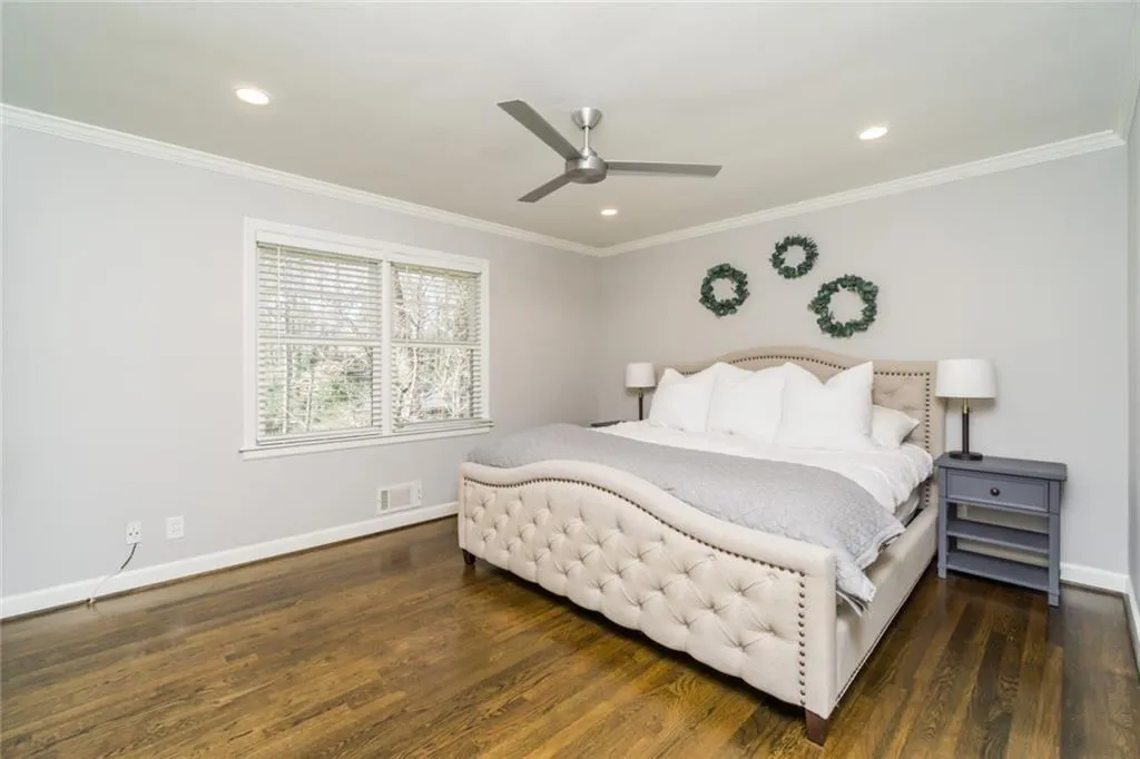 6855 Castleton Drive, Atlanta, Georgia 30328, 3 Bedrooms Bedrooms, ,4 BathroomsBathrooms,Residential,Sold,6855 Castleton Drive,6859399