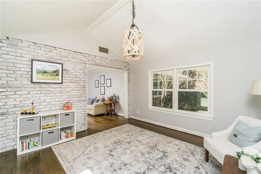 6855 Castleton Drive, Atlanta, Georgia 30328, 3 Bedrooms Bedrooms, ,4 BathroomsBathrooms,Residential,Sold,6855 Castleton Drive,6859399