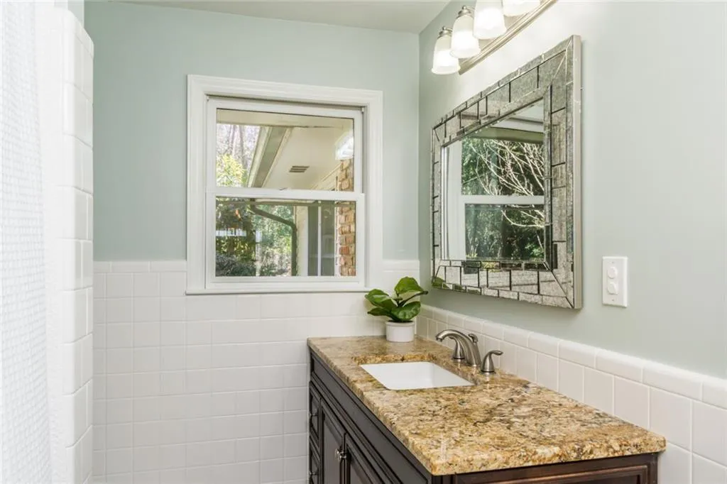 6855 Castleton Drive, Atlanta, Georgia 30328, 3 Bedrooms Bedrooms, ,4 BathroomsBathrooms,Residential,Sold,6855 Castleton Drive,6859399