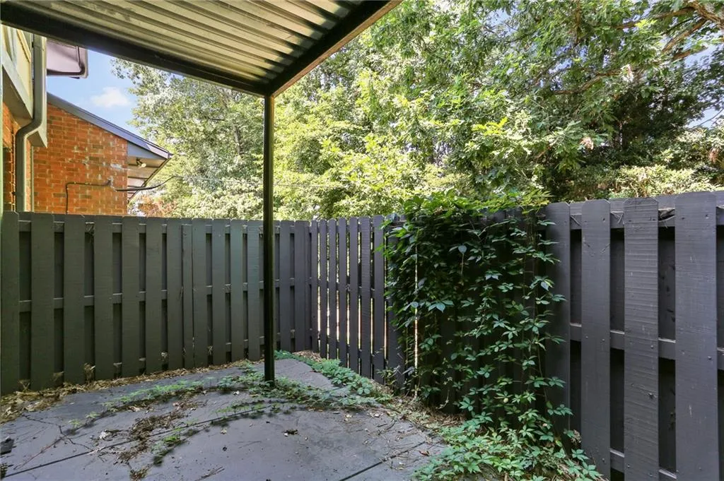 6851 Roswell Road Unit A11, Atlanta, Georgia 30328, 3 Bedrooms Bedrooms, ,2 BathroomsBathrooms,Residential,Sold,6851 Roswell Road Unit A11,6762889