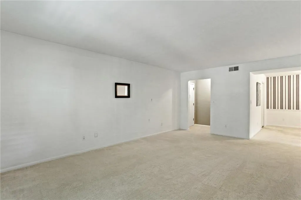 6851 Roswell Road Unit A11, Atlanta, Georgia 30328, 3 Bedrooms Bedrooms, ,2 BathroomsBathrooms,Residential,Sold,6851 Roswell Road Unit A11,6762889