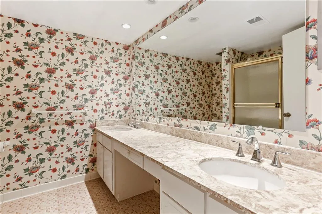 6851 Roswell Road Unit A11, Atlanta, Georgia 30328, 3 Bedrooms Bedrooms, ,2 BathroomsBathrooms,Residential,Sold,6851 Roswell Road Unit A11,6762889