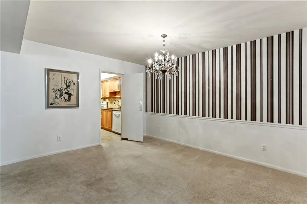 6851 Roswell Road Unit A11, Atlanta, Georgia 30328, 3 Bedrooms Bedrooms, ,2 BathroomsBathrooms,Residential,Sold,6851 Roswell Road Unit A11,6762889