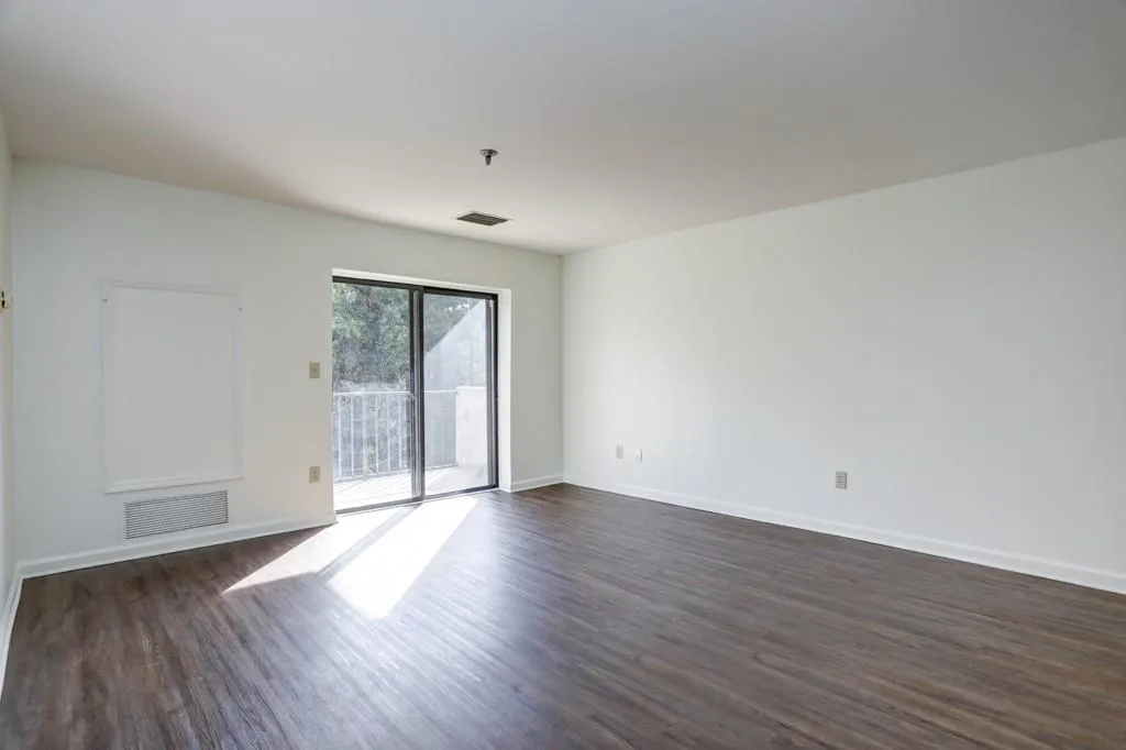 300 Johnson Ferry Road Ne Unit A405, Sandy Springs, Georgia 30328, 1 Bedroom Bedrooms, ,1 BathroomBathrooms,Residential,Sold,300 Johnson Ferry Road Ne Unit A405,7195785