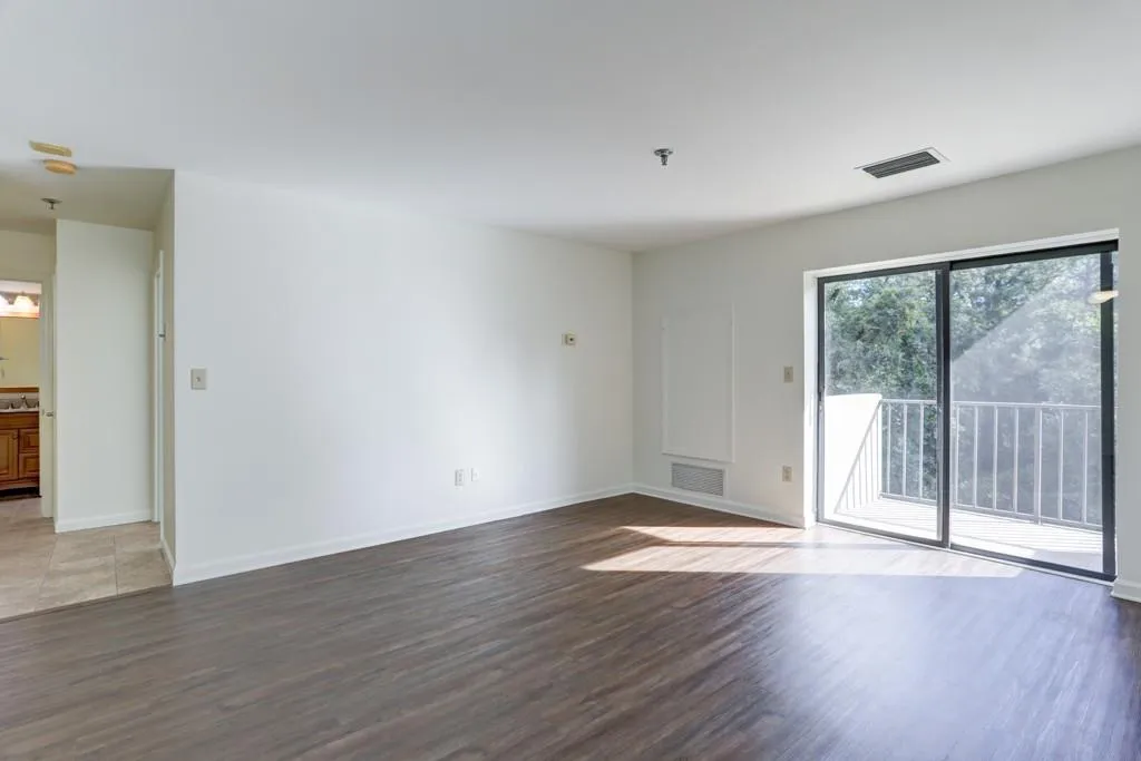 300 Johnson Ferry Road Ne Unit A405, Sandy Springs, Georgia 30328, 1 Bedroom Bedrooms, ,1 BathroomBathrooms,Residential,Sold,300 Johnson Ferry Road Ne Unit A405,7195785
