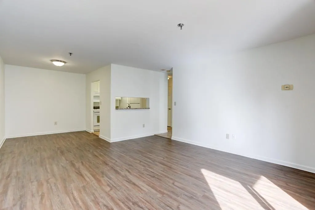 300 Johnson Ferry Road Ne Unit A405, Sandy Springs, Georgia 30328, 1 Bedroom Bedrooms, ,1 BathroomBathrooms,Residential,Sold,300 Johnson Ferry Road Ne Unit A405,7195785