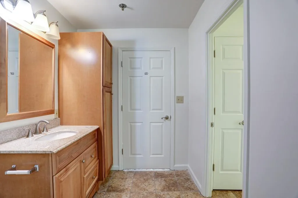 300 Johnson Ferry Road Ne Unit A405, Sandy Springs, Georgia 30328, 1 Bedroom Bedrooms, ,1 BathroomBathrooms,Residential,Sold,300 Johnson Ferry Road Ne Unit A405,7195785